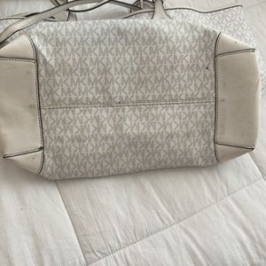 white michael kors tote